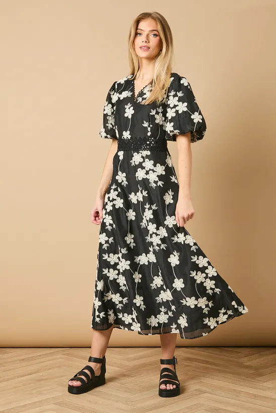 Lace Trim V Neck Puff Sleeve Midi Dress