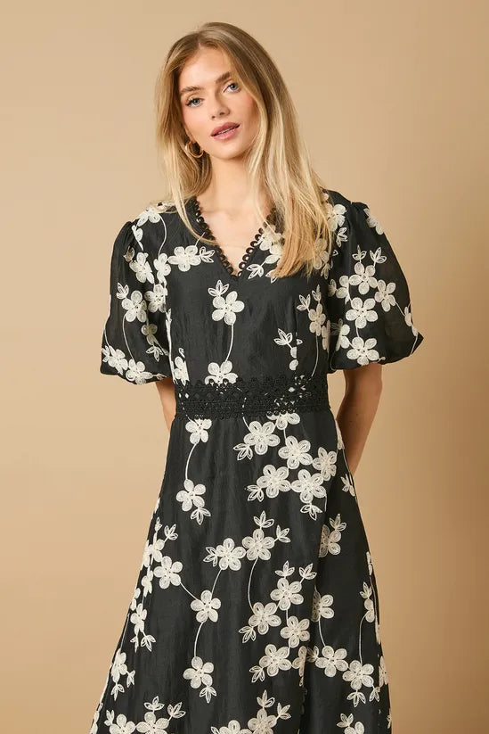 Lace Trim V Neck Puff Sleeve Midi Dress